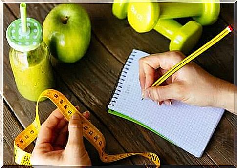 woman counting calories